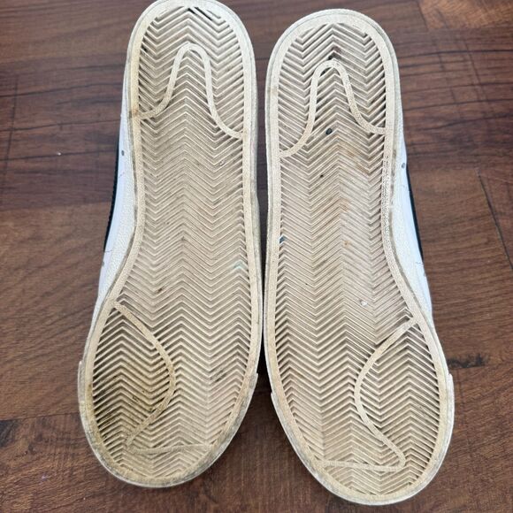 Nike Blazer Mid 77 Shoes Womens Size 8 Retro Classics CZ1055-100 Swoosh - Picture 7 of 8